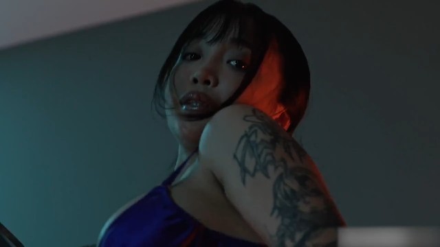 极品巨乳DJ福利姬 苏樱花 用高级媚药穿着性感黑丝大战黑人老哥 被黑人大屌激烈抽插美穴到高潮亚裔纹身射精骚逼挑逗性交