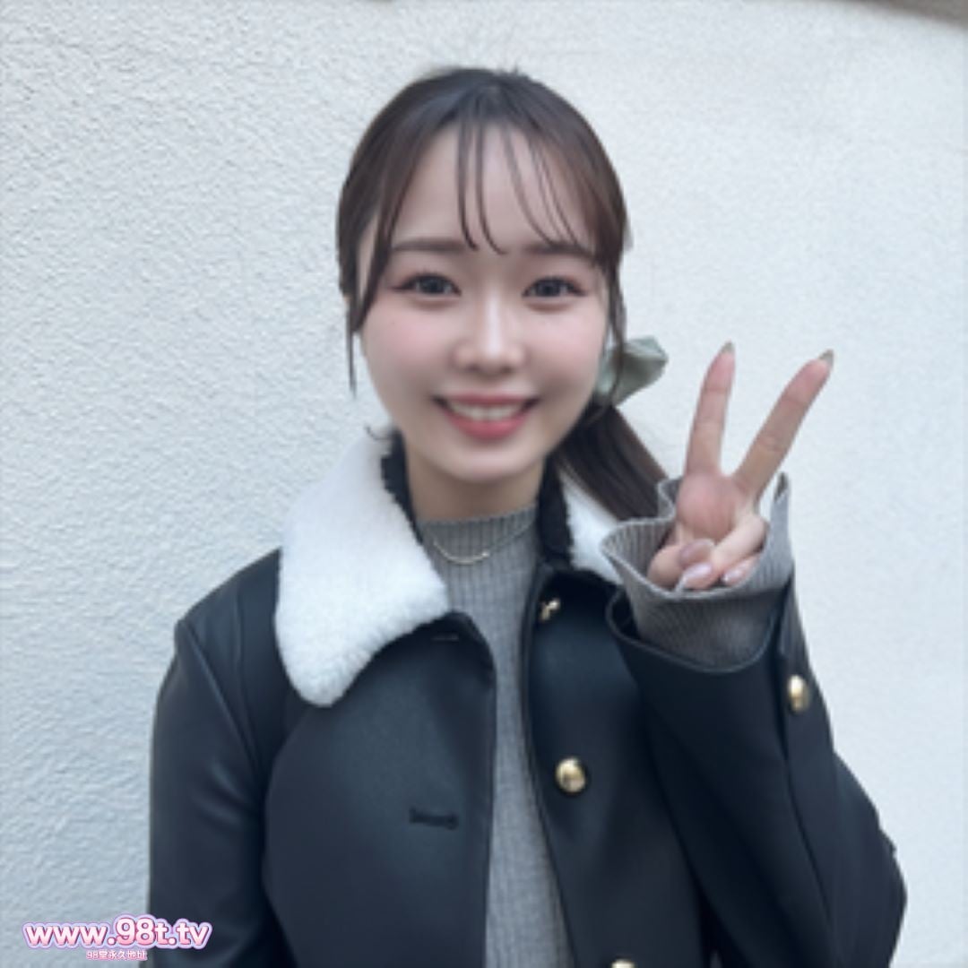 FC2PPV-4838081-【初】【大量潮吹き】ガチ大〇生が㋴ｷﾁに釣られて無修正ハメ撮り。感度抜群な敏感ボディ